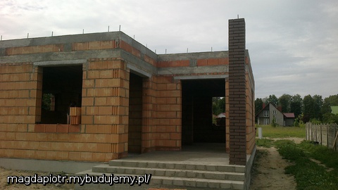 Slup wymurowany z klinkieru, zamiast drewnianego.