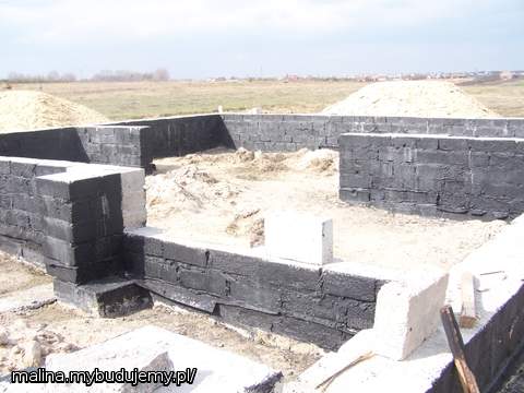  fundamenty, trochę zdjęcia nie wyszły, postaram się zrobić lepsze