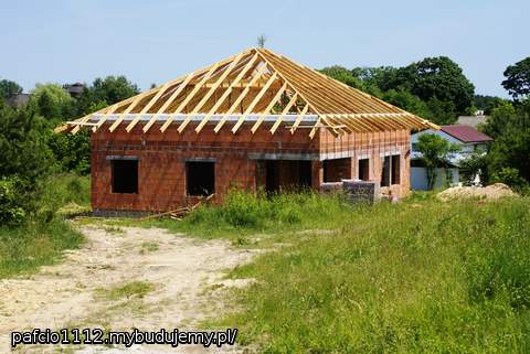 20m od domu, niepozorna górka namieszała jak diabli niby nic , a trza bedzie przerzucić kupe ziemi