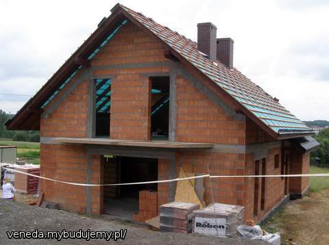 Kominy ukończone. Cegła klinkierowa idealnie dobrana pod kolor podbitki:) Udało się dzięki działowi marketingu CRH :D