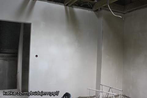 tynki cementowo-wapienne z obróbką kwarcem(białe, pod malowanie, gładziutkie)