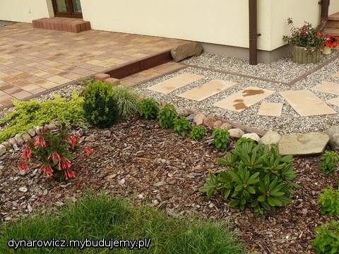 Wersja finalna, można pić kawę:) Dekoracje wg uznania . Co ważne nic się nie osuwa, nie zapada, taras ma już 4 lata :)