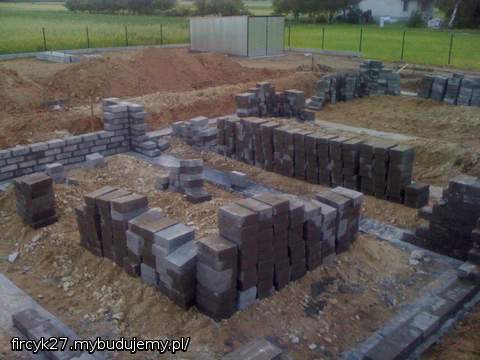 Murowanie ścian fundamentowych