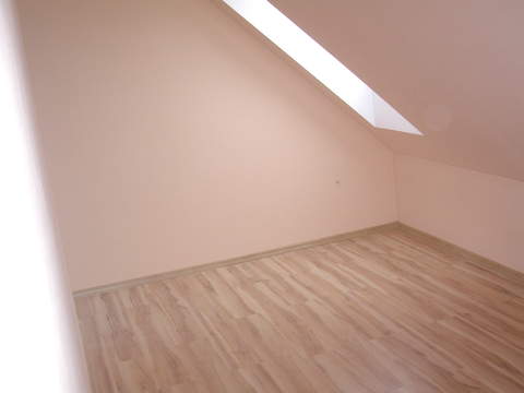 podłogi na poddaszu ułożone