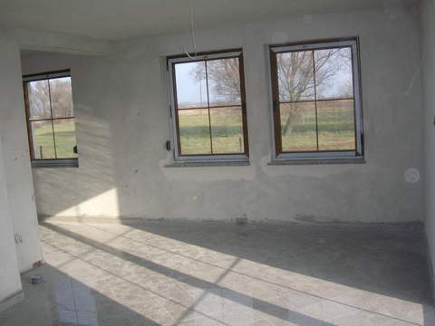 na parterze podłoga granitowa