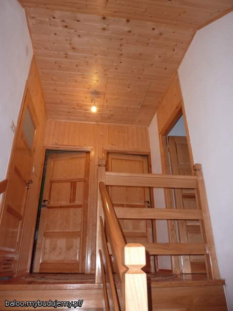 maleńki hol na górze