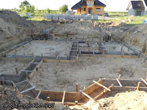 szalunki i zbrojenie gotowe do zalania