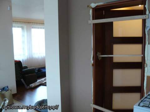 drzwi z kuchni do hollu