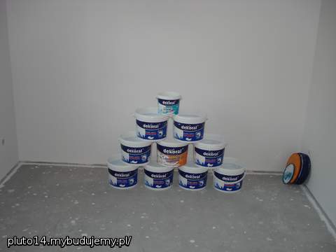 Malowanie ścian 2 razy - tyle mi poszło farby :)