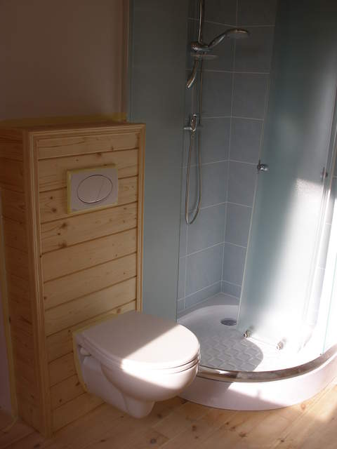 łazienka góra (czesc z wc)