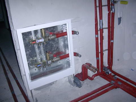 podłączenie podłógówki na parterze