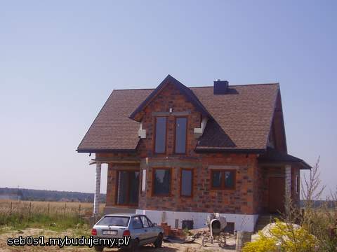 Dach skończony w czerwcu, ale brak czasu, żeby wrzucić zdjęcia :(.