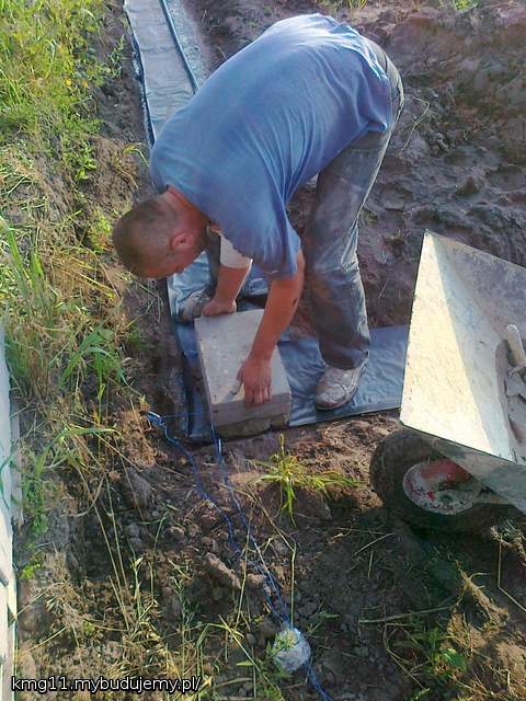 Po dwóch tygodniach bez mała, pompowania wody,i czyszczenia ław, w końcu pierwszy bloczek !