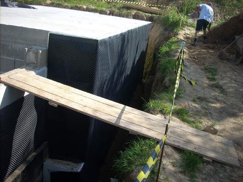 Zasypywanie piwnicy :)