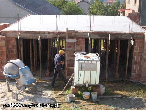 płyta zalana :-) nad garażami (bliźniak)