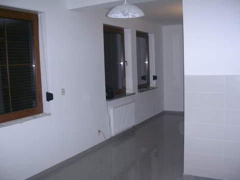 kuchnia połączona z salonem