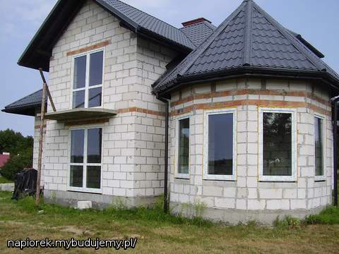 Juz mamy wstawione okna oraz wylewki