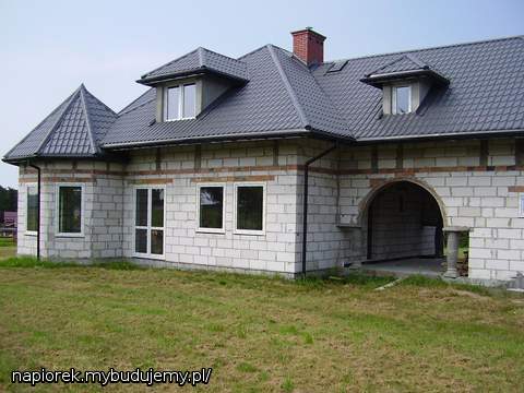 zdjęcie z tyłu domu