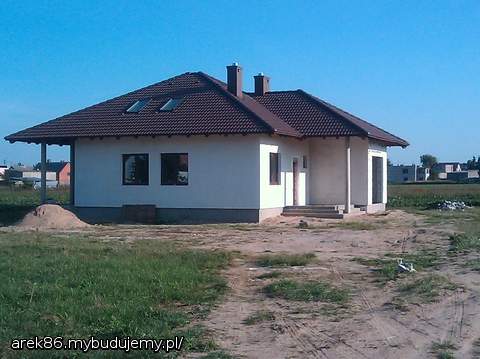 prace na zewnątrz budynku dobiegają już końca;)