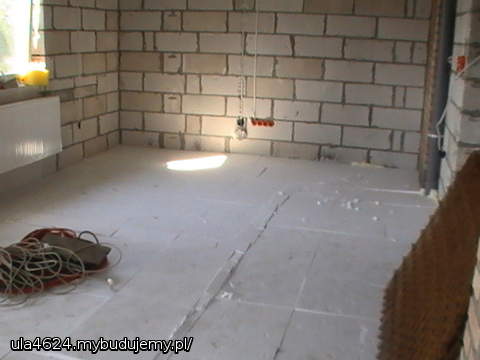 STYROPIAN W SALONIE (PRZED POSADZKĄ)