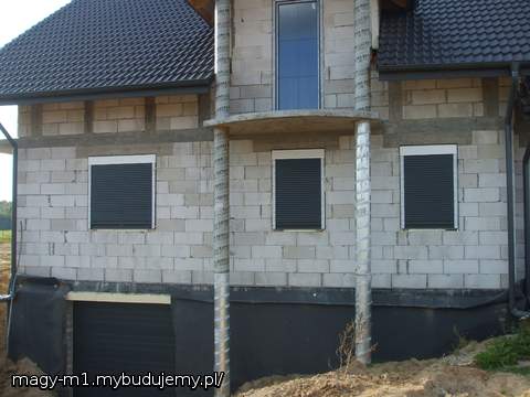 OKNA Z ROLETAMI I BRAMA GARAŻOWA