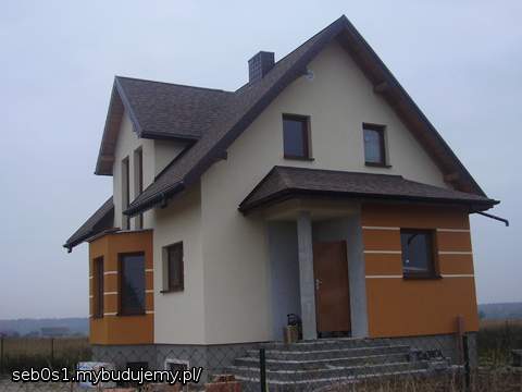 Tutaj widać zalane między czasie schody wejściowe.