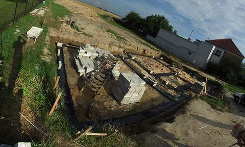 Kilka dni po zalaniu ław. Przygotowanie izolacji.