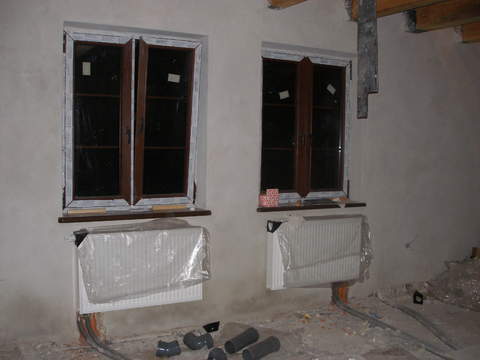 9. Po tynkach i instalacjach (c.o., elektrycznych, woda, kanalizacja)