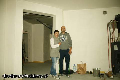 hol od strony salonu a tych dwoje...pomincie...