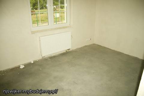 pokoj komputerowy(przod domu)