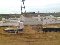 Fundamenty wylane, Pierwsza warstwa bloczka Silka