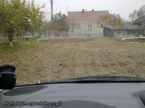 plac przed budową  niedługo złozymy materiał  trzeba sie spieszyc zeby zdązyc w tym roku  kupic przed podwyzką cen paliwa