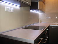 oświetlenie led pod szafkami barwa ciepła