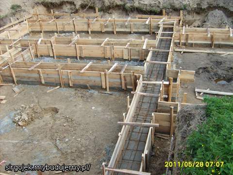 fundamenty - przygotowanie do wylania