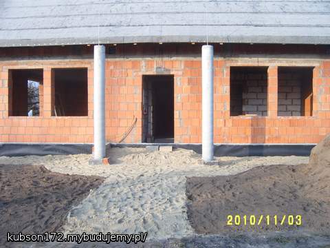 Jeszcze tylko facjatka nad wejsciem