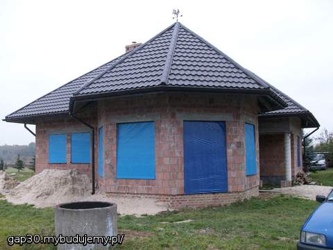 nawet  kogut na dachu .