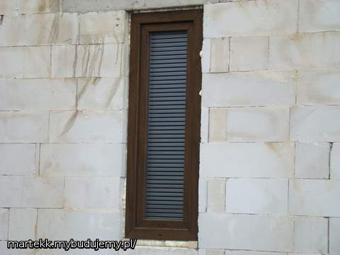 okno w dolnej łazience