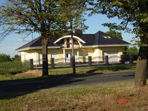 jest to taki sam dom tylko znajomych