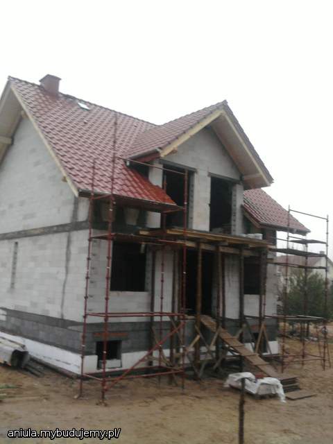 Na dzień 22 grudzień 2011 dotarliśmy do  stanu surowego otwartego.