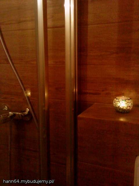 Nastrój obowiązkowo.