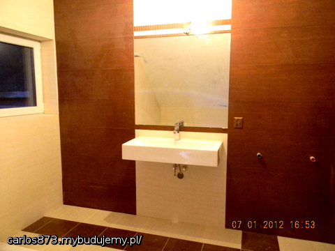 umywalka i miejsce na grzejnik