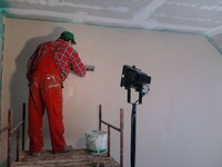 Majster we własnej osobie przy pracy.