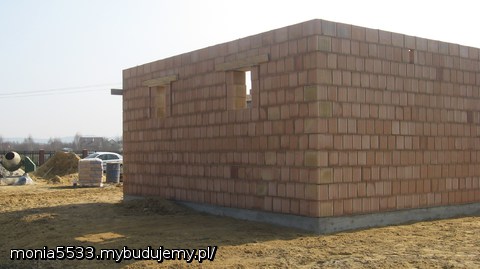 panowie pięknie murują :)