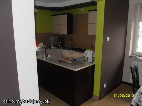 widok z salonu na kuchnie