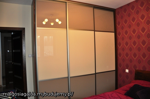 szafa w sypialni