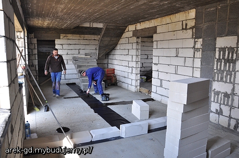 Wytyczanie i zaczynamy stawiać ścianki