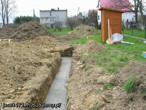 Ława i obok  kibelek