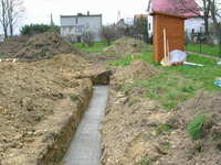 Ława i obok  kibelek