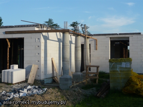 i widok z przodu, w przyszłym tygodniu zalewamy i czekamy na cieślę, ma przyjść w połowie czerwca!