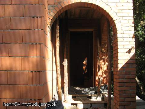 Wejście (jeszcze za bardzo wejść się nie da).